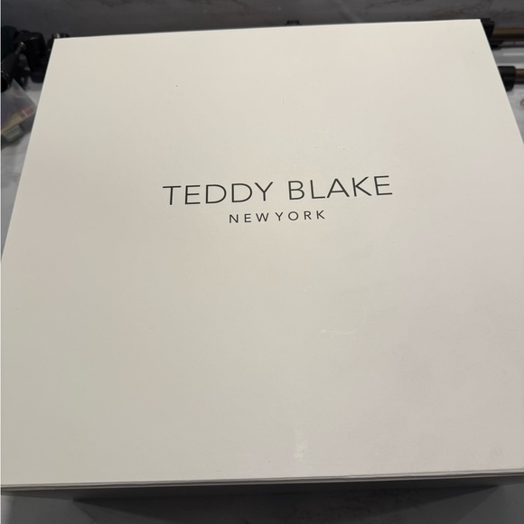 Teddy Blake Kim Lizard 11" in Dark Green Bag - Picture 11 of 12